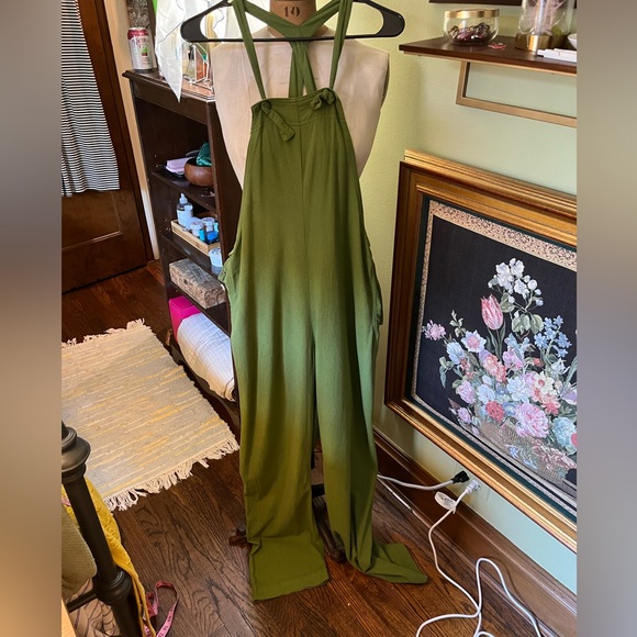 Tuesday of California Ingrid Linen Overalls in Cilantro - Picture 2 of 4